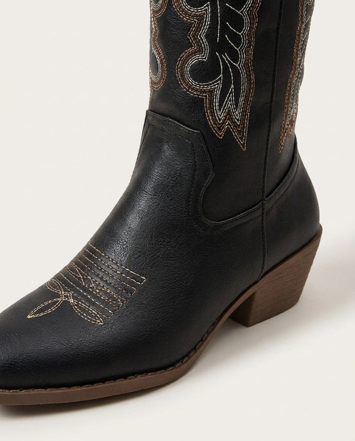 Alexine Dervin | Embroidered Western Cowboy Boots