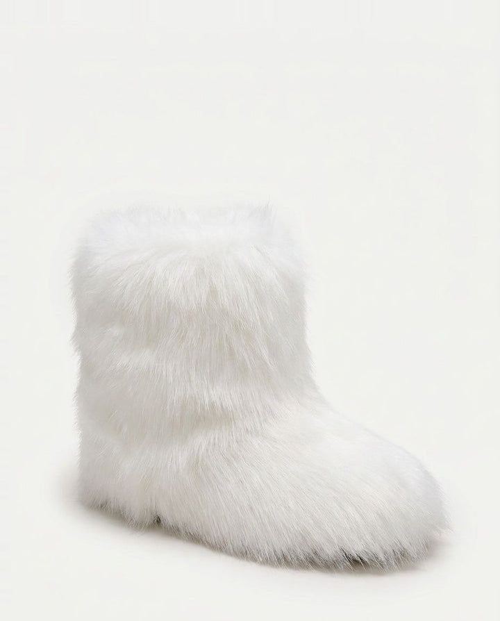Évaine Solier | Chunky Shaggy Ankle Boots