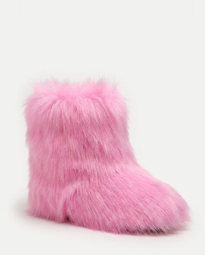 Évaine Solier | Chunky Shaggy Ankle Boots