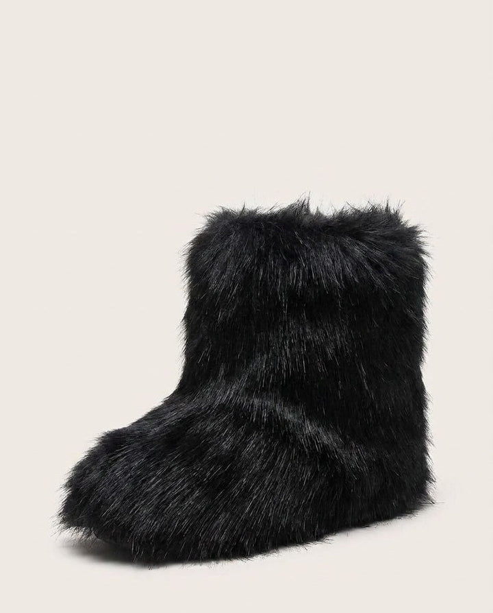Évaine Solier | Chunky Shaggy Ankle Boots