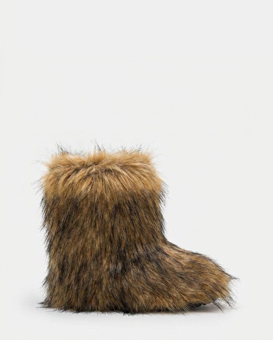 Évaine Solier | Chunky Shaggy Ankle Boots