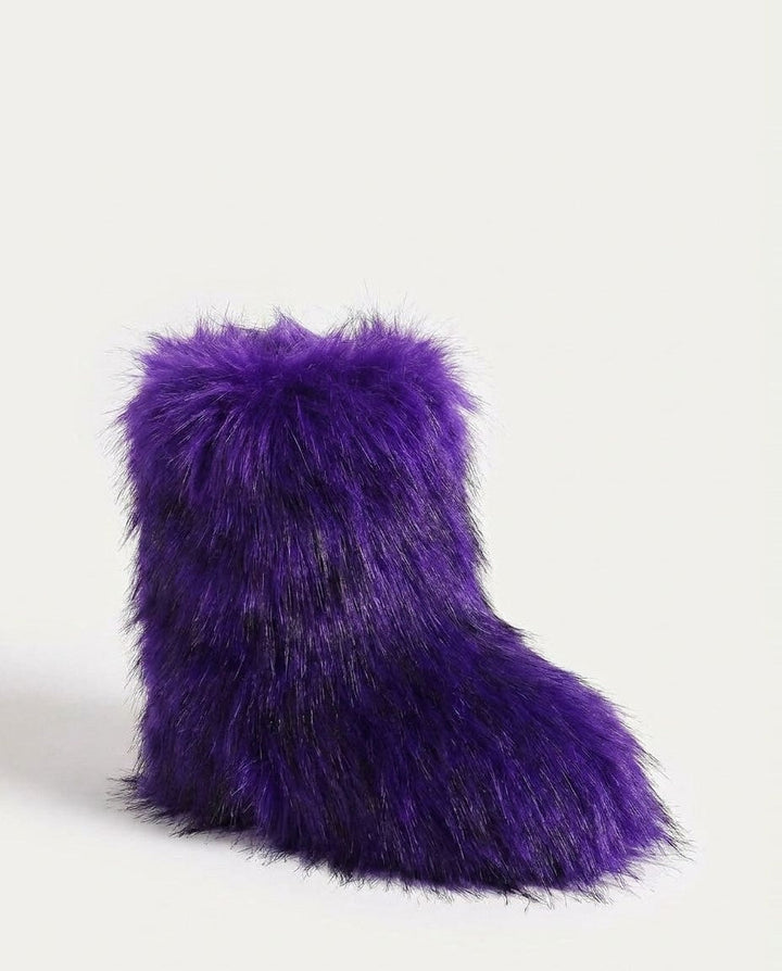 Évaine Solier | Chunky Shaggy Ankle Boots