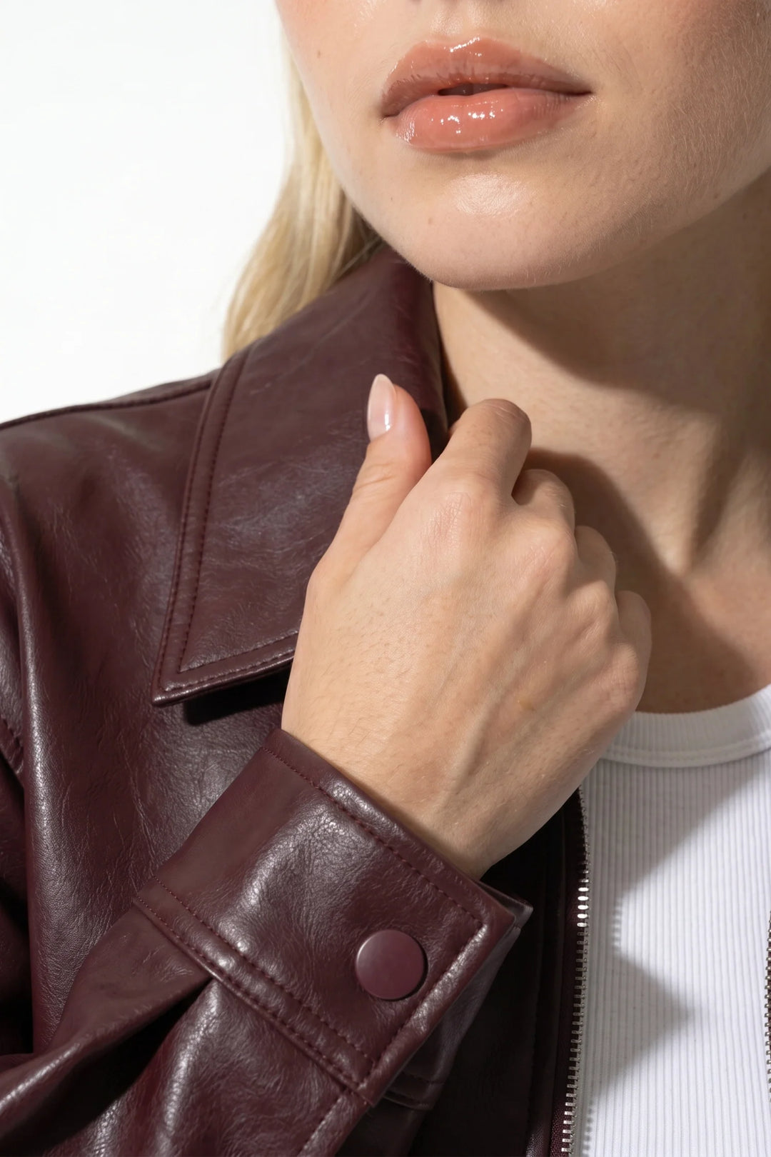 Lilou Clairmont | Women’s Winter Cropped Leather Jacket with Relaxed Fit